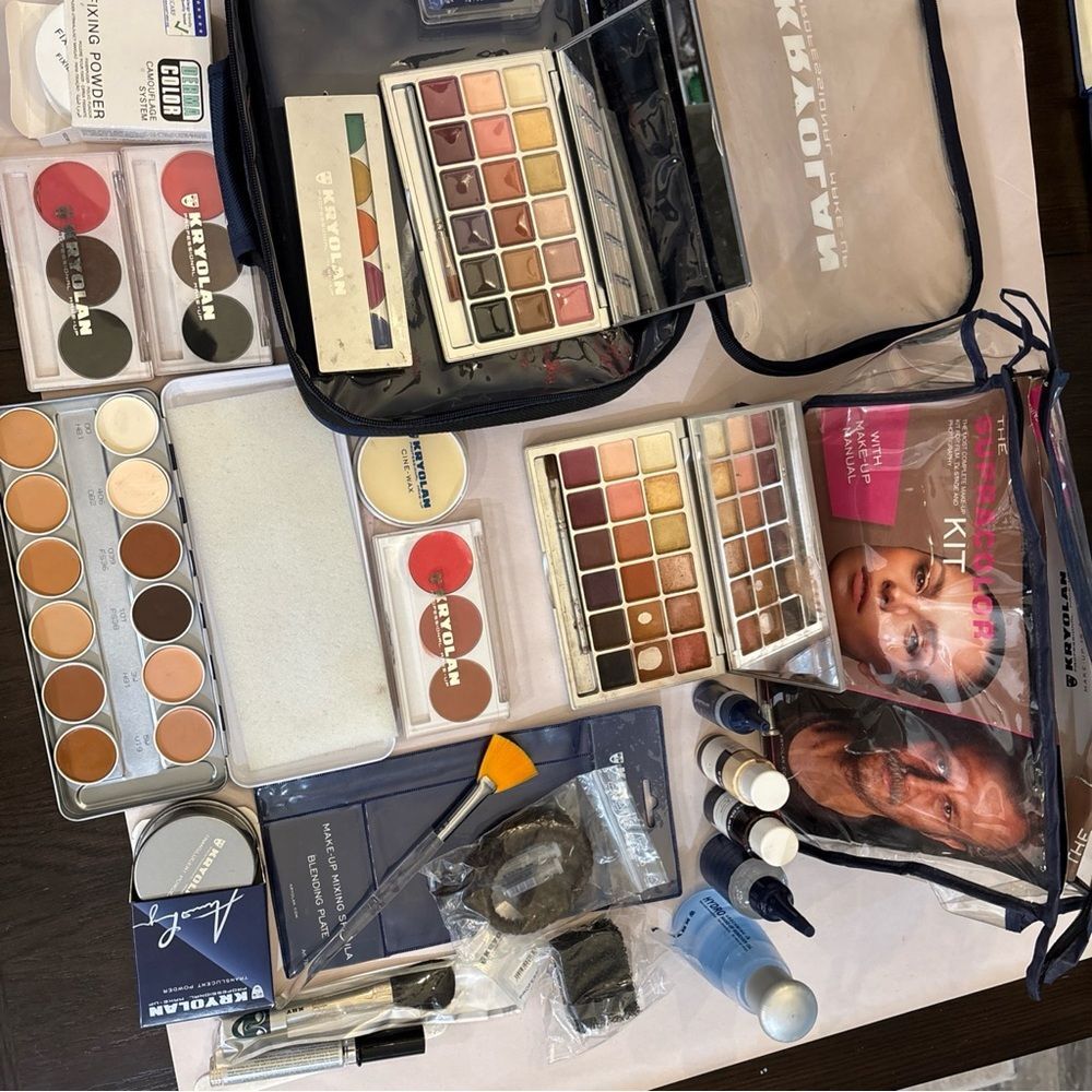 Kryolan makeup and bag kit (26 pcs)  various conditions